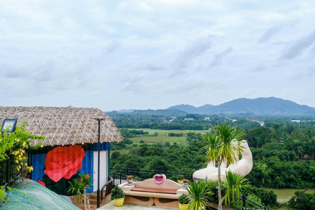 Hotel Bangmara Hill à Takuapa Extérieur photo